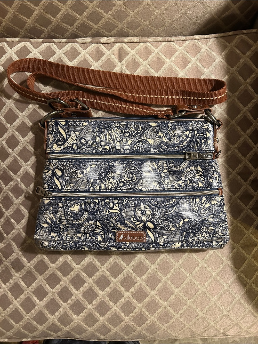 Women's Sakroots Artist Circle Basic Crossbody Navy